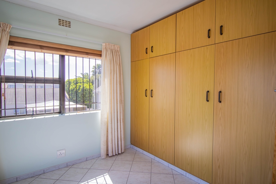 6 Bedroom Property for Sale in Myburgh Park Western Cape